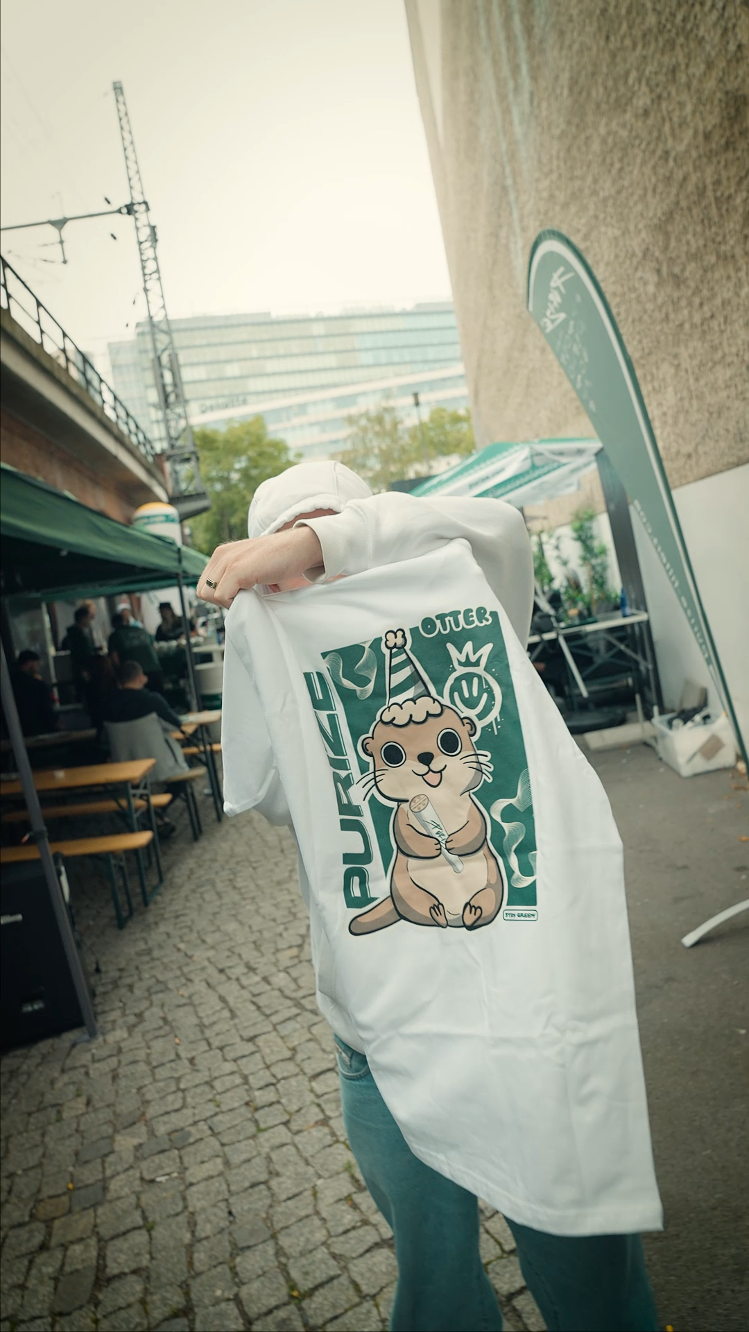 Bekleidung, Hut, Ring, Person, T-shirt